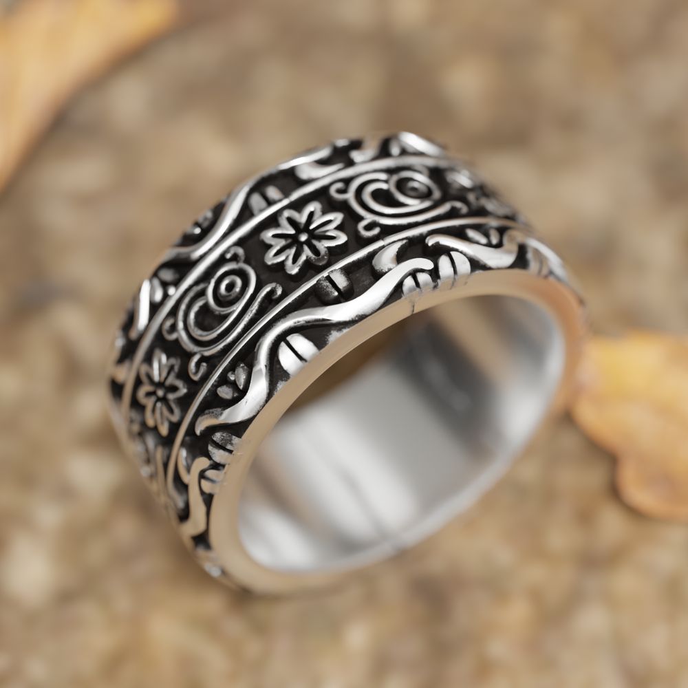 Bohemian Script Ring - Serene Western